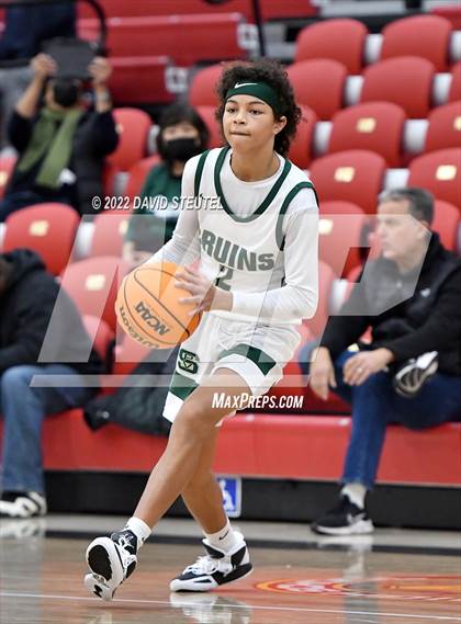 Thumbnail 2 in Garces Memorial vs. St. Patrick-St. Vincent (Fr. Barry Christmas Classic) photogallery.