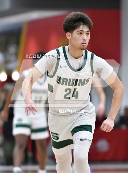 Thumbnail 1 in Garces Memorial vs. St. Patrick-St. Vincent (Fr. Barry Christmas Classic) photogallery.