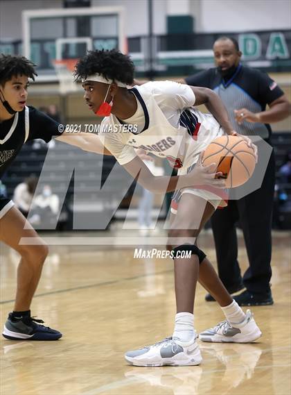 Thumbnail 1 in Carmel Christian vs. Providence Day photogallery.