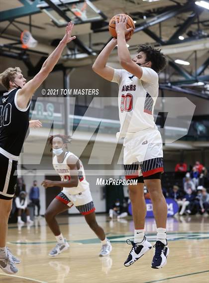 Thumbnail 1 in Carmel Christian vs. Providence Day photogallery.