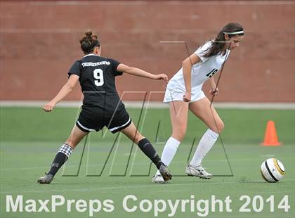 Thumbnail 3 in Rock Canyon vs. Prairie View (CHSAA 5A 1st Round) photogallery.