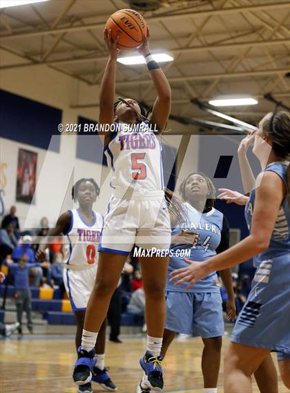 Thumbnail 1 in Calera @ Chilton County photogallery.