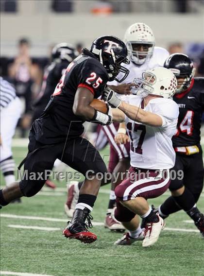 Thumbnail 1 in Plano vs. Trinity (Texas 5A Region I Playoffs) photogallery.