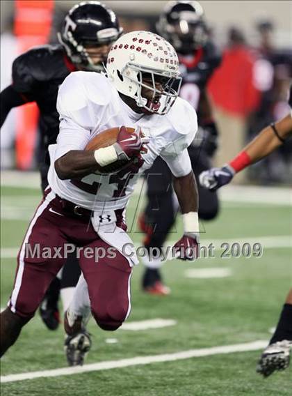 Thumbnail 1 in Plano vs. Trinity (Texas 5A Region I Playoffs) photogallery.