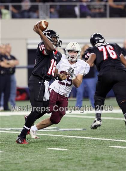 Thumbnail 3 in Plano vs. Trinity (Texas 5A Region I Playoffs) photogallery.