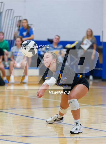 Thumbnail 2 in Leo @ Fort Wayne Blackhawk Christian photogallery.