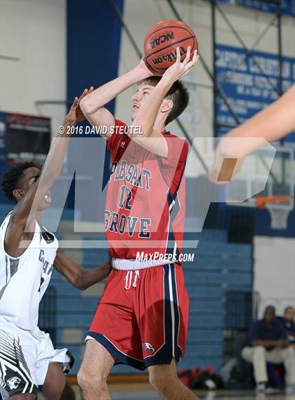 Thumbnail 3 in Pleasant Grove vs. Weston Ranch (St. Hope Elite Classic) photogallery.
