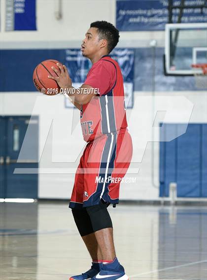 Thumbnail 3 in Pleasant Grove vs. Weston Ranch (St. Hope Elite Classic) photogallery.