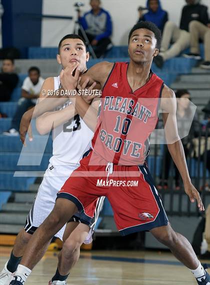 Thumbnail 2 in Pleasant Grove vs. Weston Ranch (St. Hope Elite Classic) photogallery.