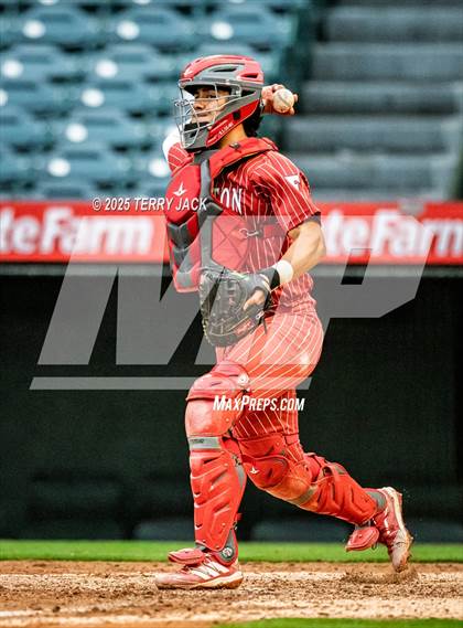 Thumbnail 2 in Fullerton vs. Villa Park photogallery.