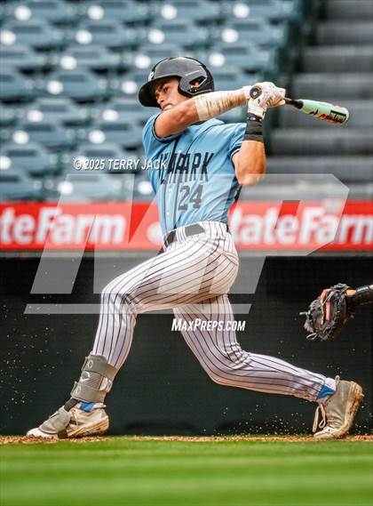 Thumbnail 1 in Fullerton vs. Villa Park photogallery.