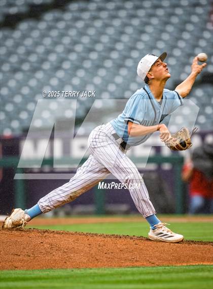 Thumbnail 1 in Fullerton vs. Villa Park photogallery.