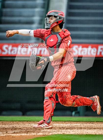 Thumbnail 2 in Fullerton vs. Villa Park photogallery.