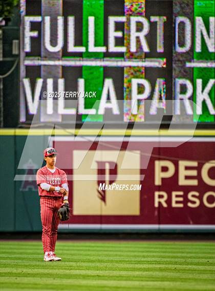 Thumbnail 2 in Fullerton vs. Villa Park photogallery.