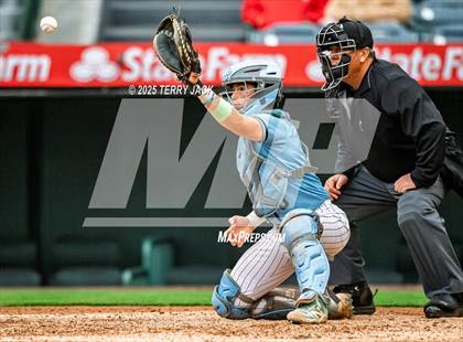 Thumbnail 1 in Fullerton vs. Villa Park photogallery.