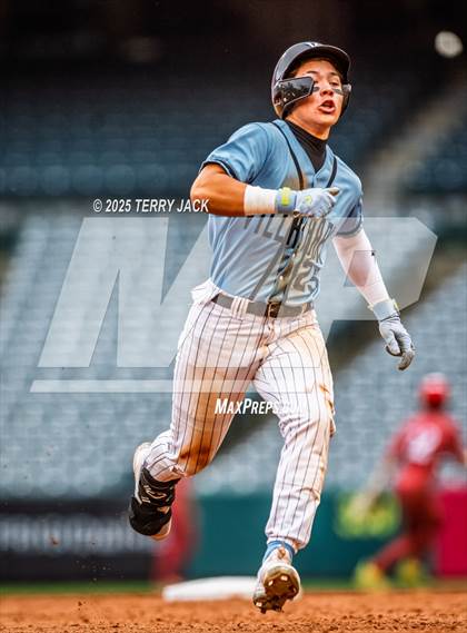Thumbnail 1 in Fullerton vs. Villa Park photogallery.