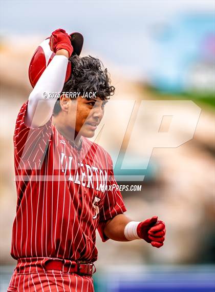 Thumbnail 2 in Fullerton vs. Villa Park photogallery.