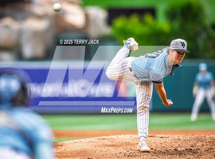 Thumbnail 3 in Fullerton vs. Villa Park photogallery.