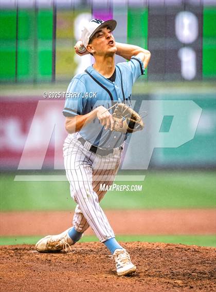 Thumbnail 1 in Fullerton vs. Villa Park photogallery.