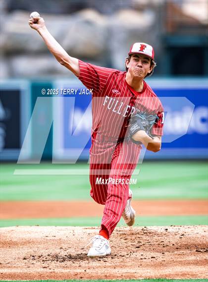 Thumbnail 2 in Fullerton vs. Villa Park photogallery.