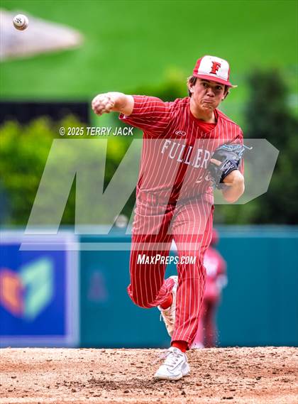 Thumbnail 1 in Fullerton vs. Villa Park photogallery.
