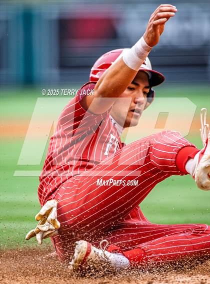Thumbnail 3 in Fullerton vs. Villa Park photogallery.