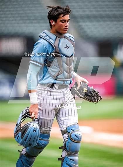 Thumbnail 1 in Fullerton vs. Villa Park photogallery.