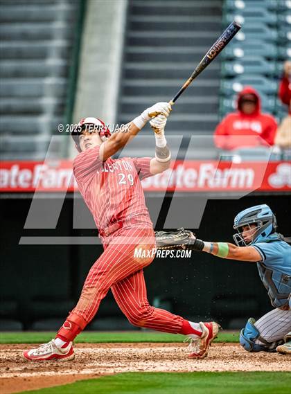 Thumbnail 3 in Fullerton vs. Villa Park photogallery.