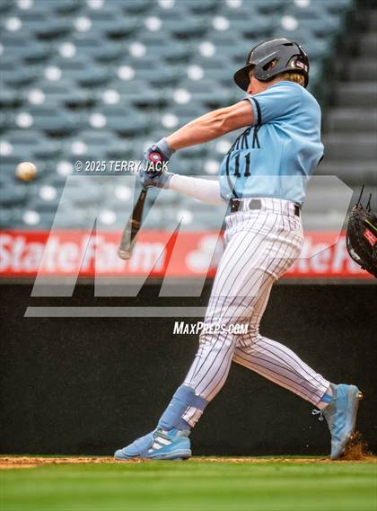 Thumbnail 1 in Fullerton vs. Villa Park photogallery.