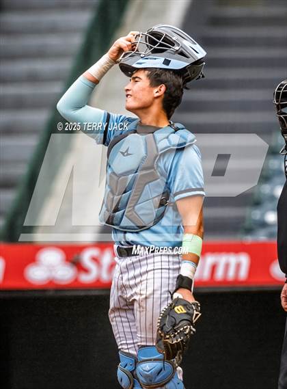 Thumbnail 2 in Fullerton vs. Villa Park photogallery.