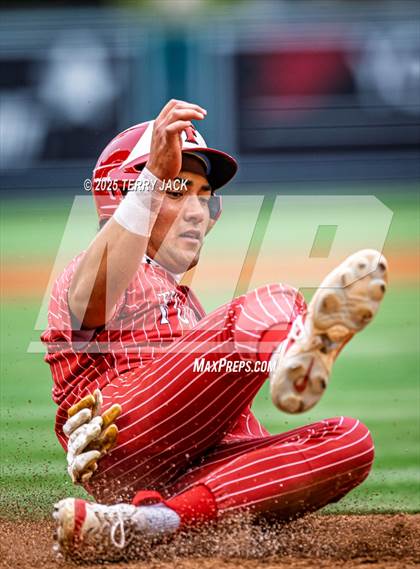 Thumbnail 2 in Fullerton vs. Villa Park photogallery.