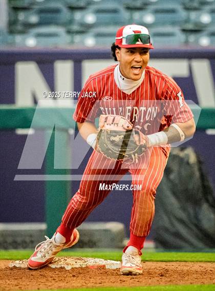Thumbnail 1 in Fullerton vs. Villa Park photogallery.