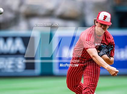 Thumbnail 1 in Fullerton vs. Villa Park photogallery.