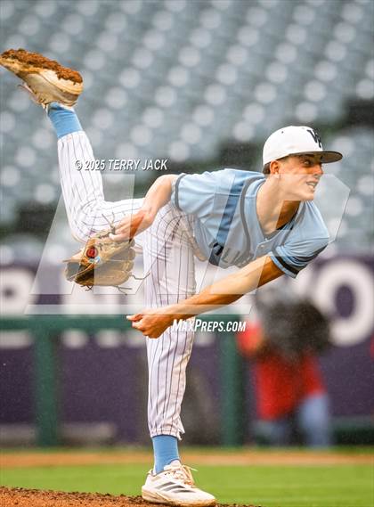 Thumbnail 3 in Fullerton vs. Villa Park photogallery.