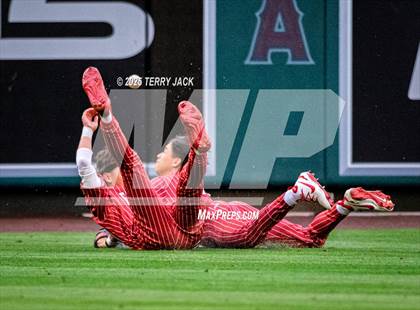 Thumbnail 2 in Fullerton vs. Villa Park photogallery.