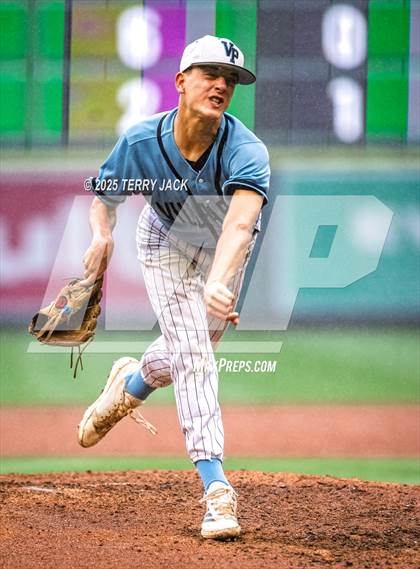 Thumbnail 1 in Fullerton vs. Villa Park photogallery.
