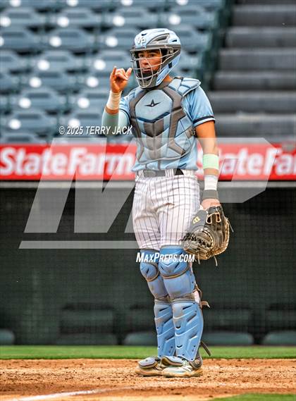 Thumbnail 1 in Fullerton vs. Villa Park photogallery.
