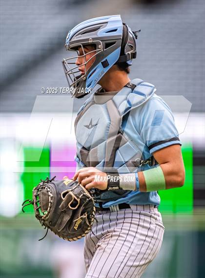 Thumbnail 3 in Fullerton vs. Villa Park photogallery.