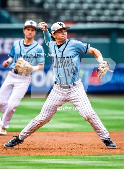 Thumbnail 2 in Fullerton vs. Villa Park photogallery.