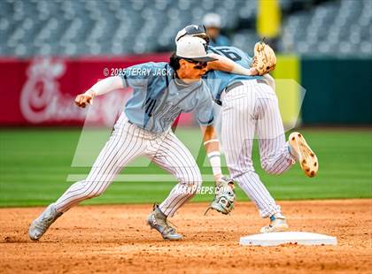 Thumbnail 2 in Fullerton vs. Villa Park photogallery.