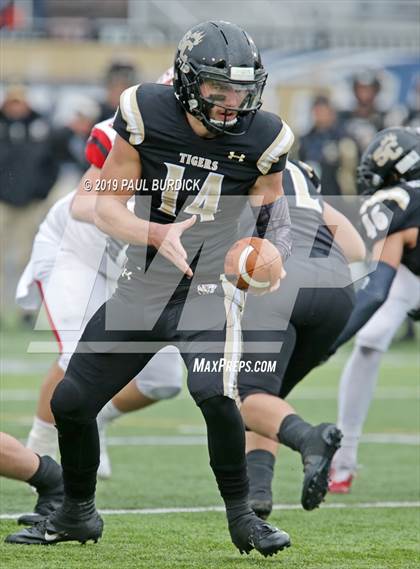Thumbnail 3 in Avonworth vs. Southern Columbia Area (PIAA 2A Championship) photogallery.