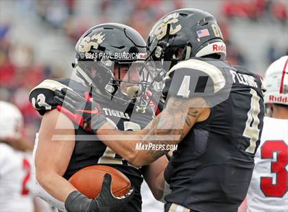 Thumbnail 3 in Avonworth vs. Southern Columbia Area (PIAA 2A Championship) photogallery.