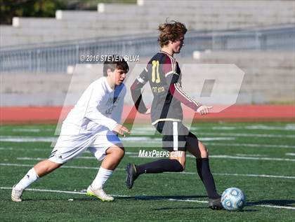 Thumbnail 2 in Point Loma vs. Poway (25th Annual San Diego Holiday Classic)   photogallery.