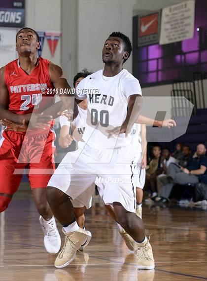 Thumbnail 2 in Patterson vs. Elk Grove (St. Hope Elite Classic) photogallery.