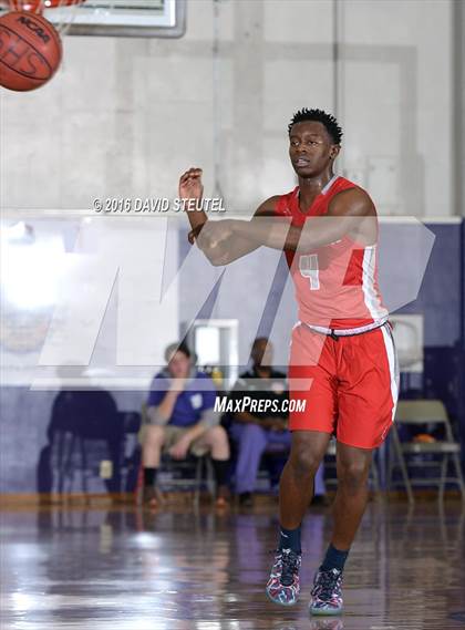 Thumbnail 2 in Patterson vs. Elk Grove (St. Hope Elite Classic) photogallery.