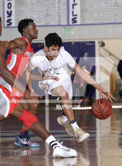 Thumbnail 2 in Patterson vs. Elk Grove (St. Hope Elite Classic) photogallery.