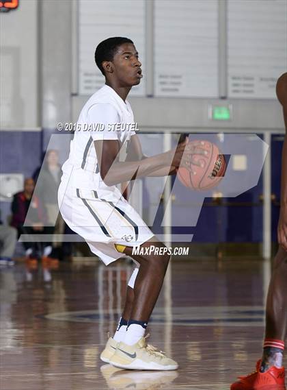 Thumbnail 2 in Patterson vs. Elk Grove (St. Hope Elite Classic) photogallery.