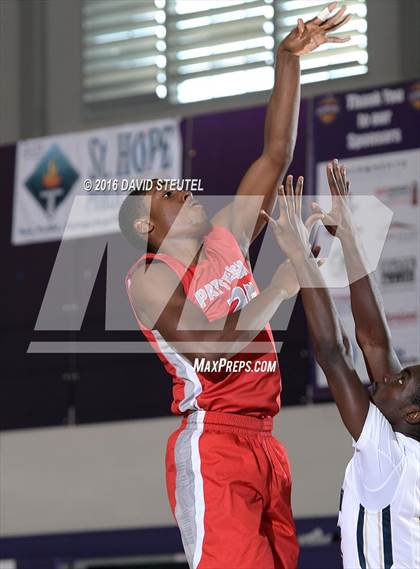 Thumbnail 2 in Patterson vs. Elk Grove (St. Hope Elite Classic) photogallery.