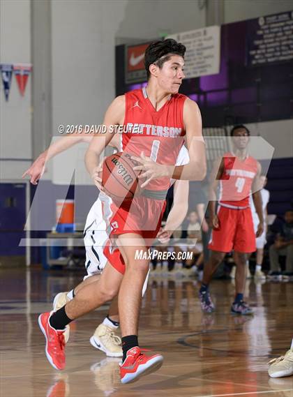 Thumbnail 2 in Patterson vs. Elk Grove (St. Hope Elite Classic) photogallery.
