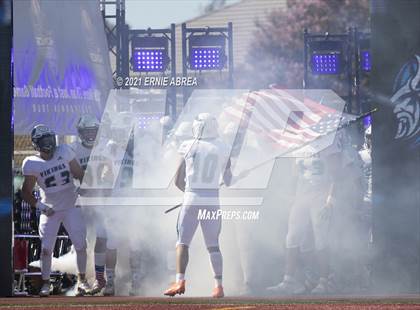 Thumbnail 3 in Menlo-Atherton vs. Pleasant Valley (Honor Bowl) photogallery.